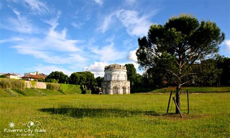  Le Déclin de la Cité de Ravenne: Un Témoignage de la Pression des Barbares et l'Émergence d'un Nouveau Pouvoir en Occident